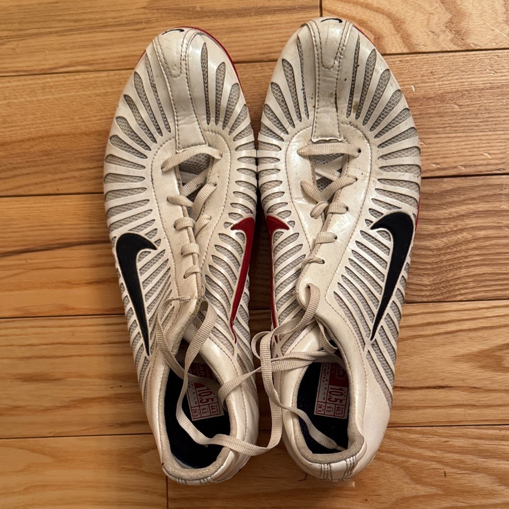 Nike Men’s White and Black Track spikes
